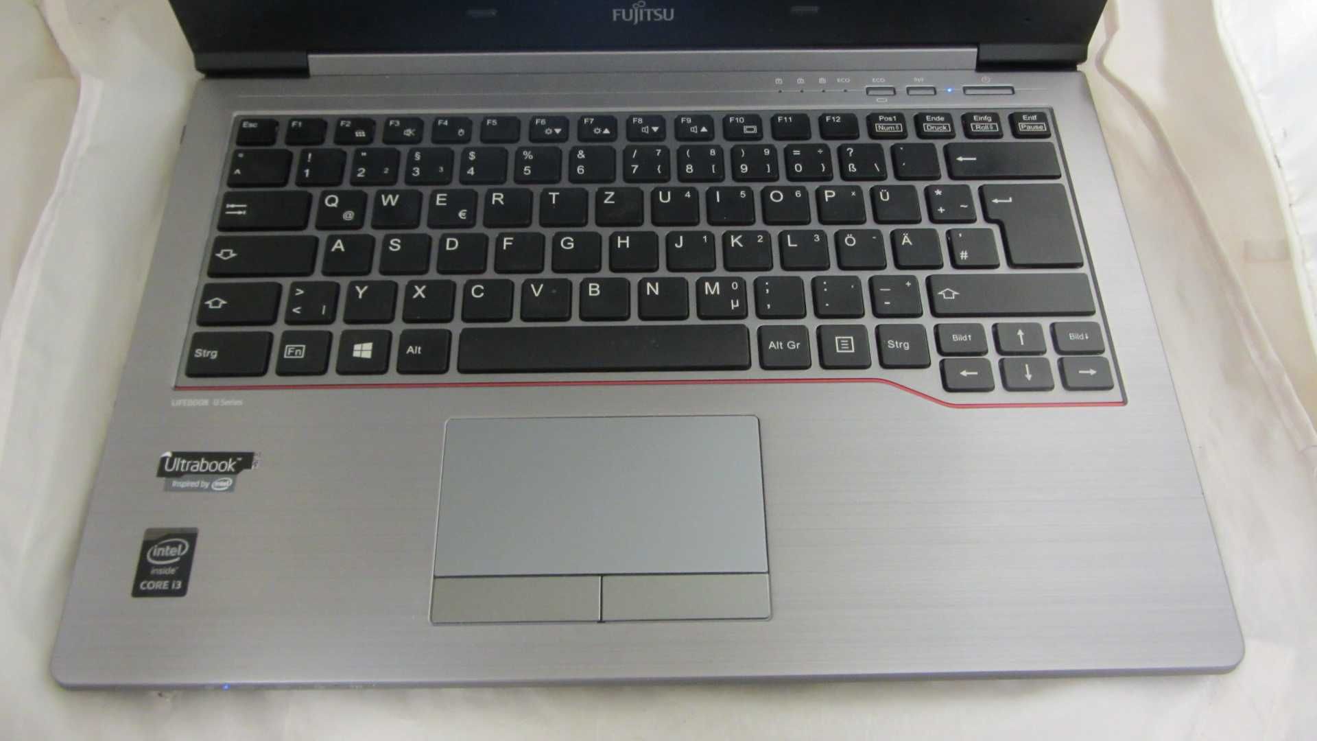Ноутбук Fujitsu LIFEBOOK U745 Intel Core i3 8Gb/128Gb SSD