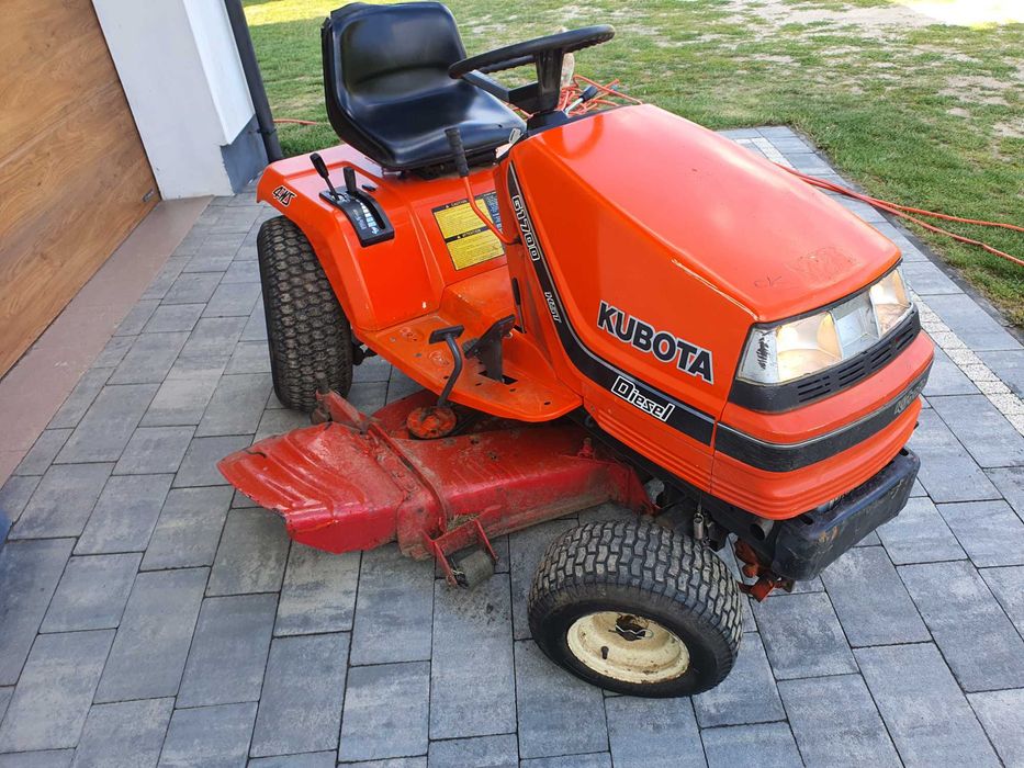 Kosiarka traktorek KubotaDiesel trzy cylindrowy zero turn4koła skretne