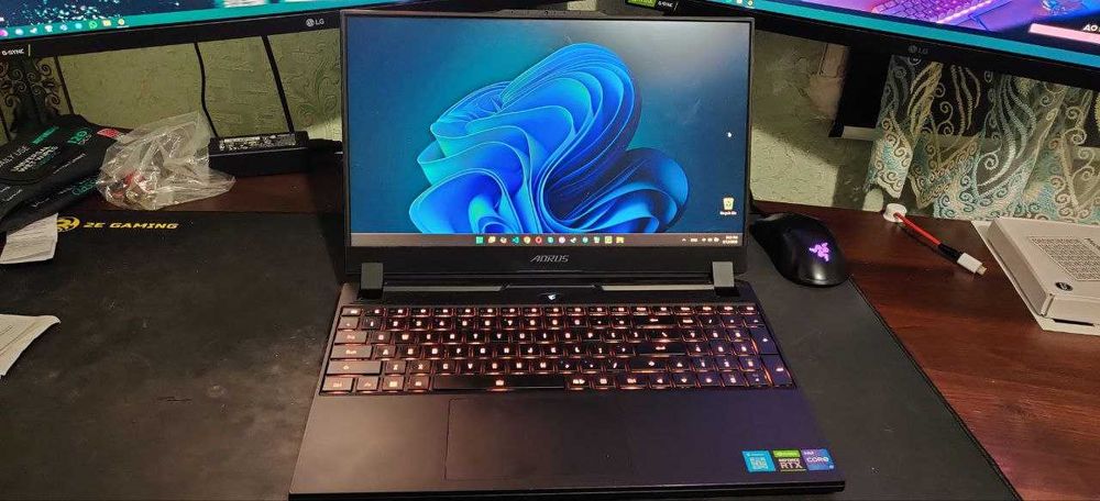 Ноутбук Gigabyte AORUS 15 XE4