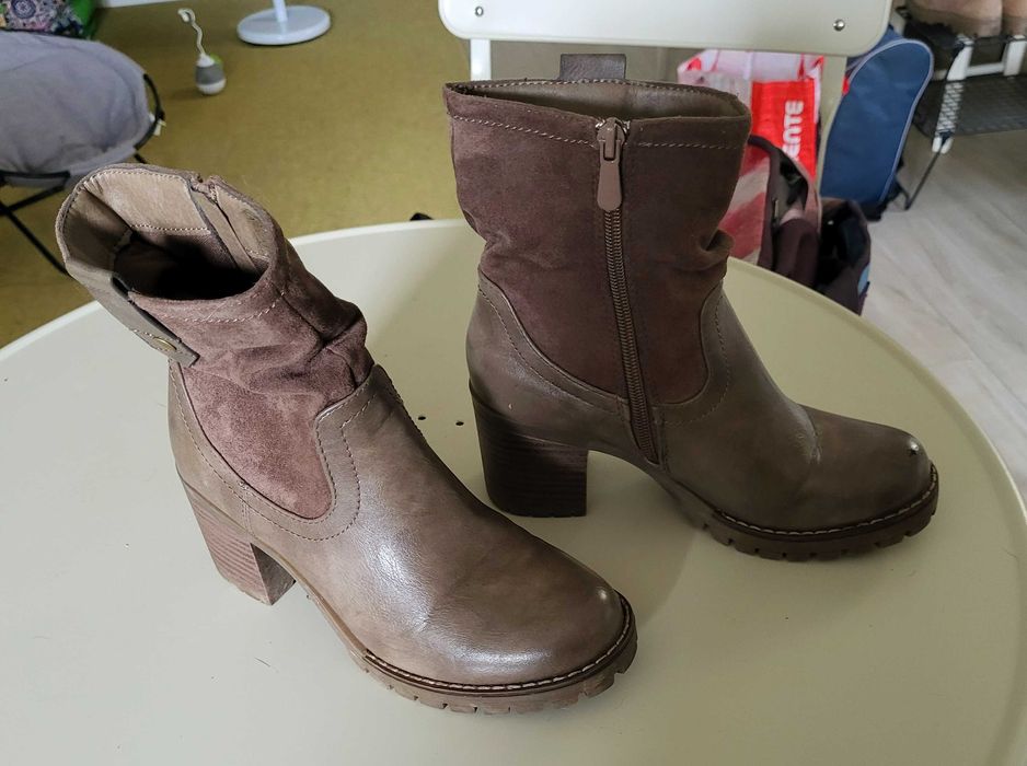 Botas em pele - TAM 35