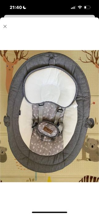 Заколисувальний центр momi