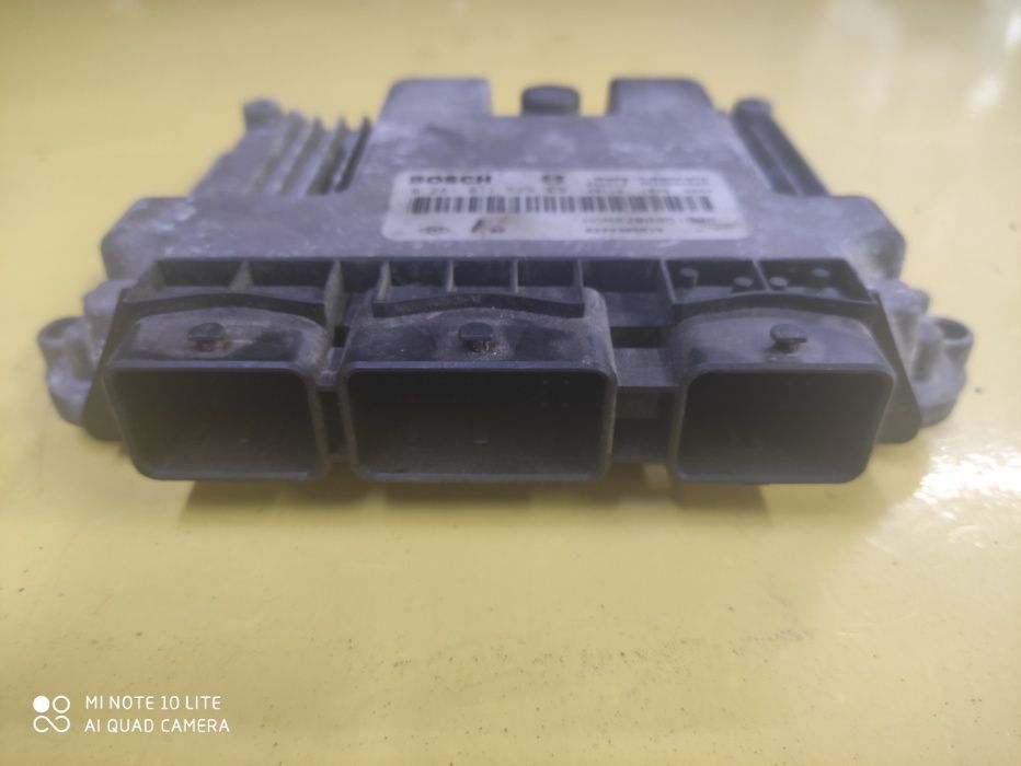 Блок управління двигуном 0281011529 Opel Vivaro Renault Trafic 1,9