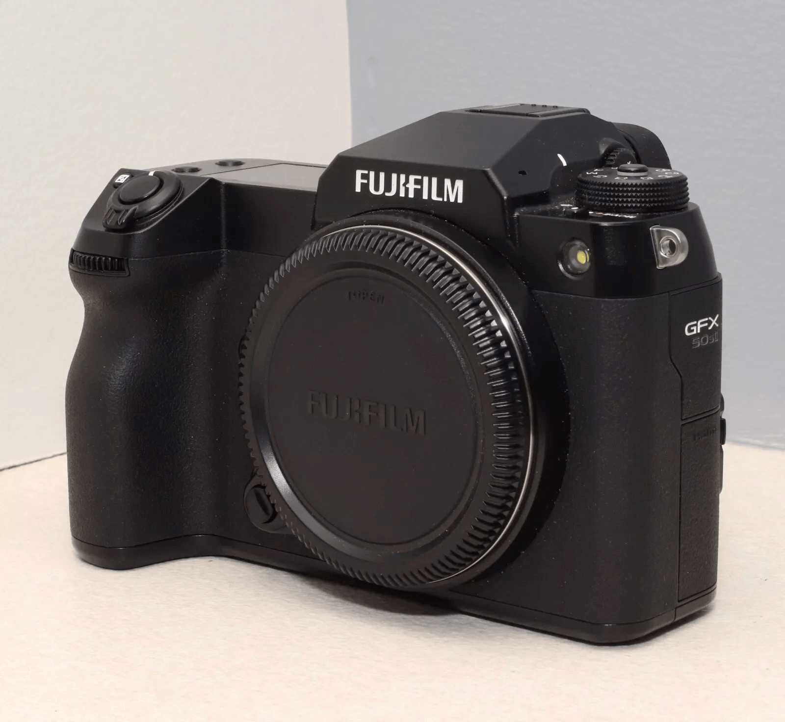 Aparat Fujifilm GFX 50s II - pełen zestaw - niski przebieg migawki