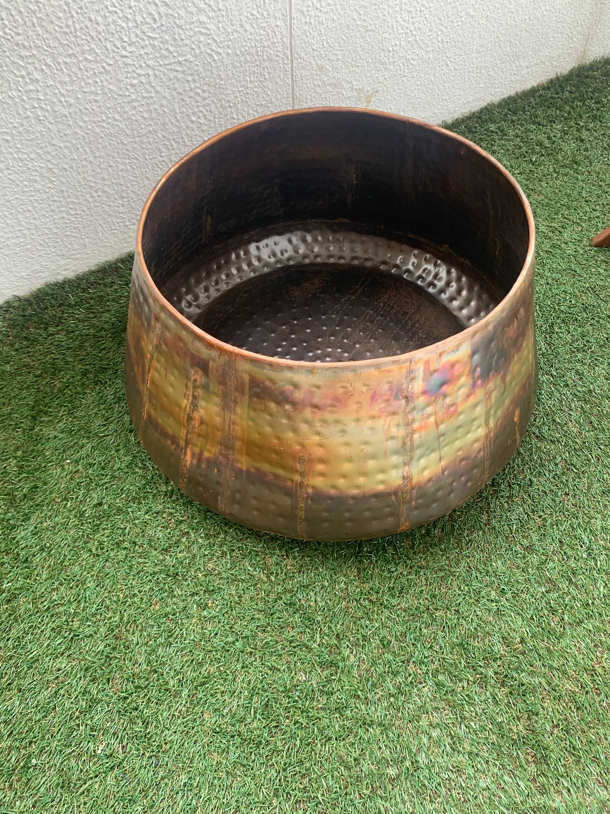 Mesa de Café Redonda em Cobre Artesanal!