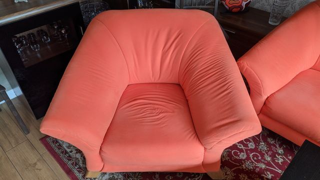 Sprzedam zestaw w kolorze pomarańczowym.Sofa + 2 fotele.