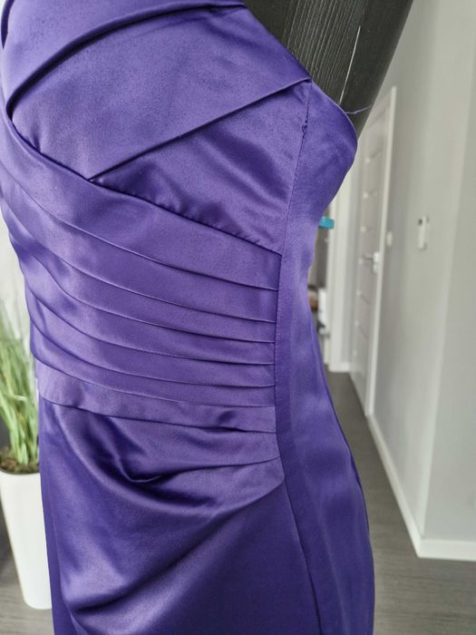 Sukienka w kolorze fioletowym