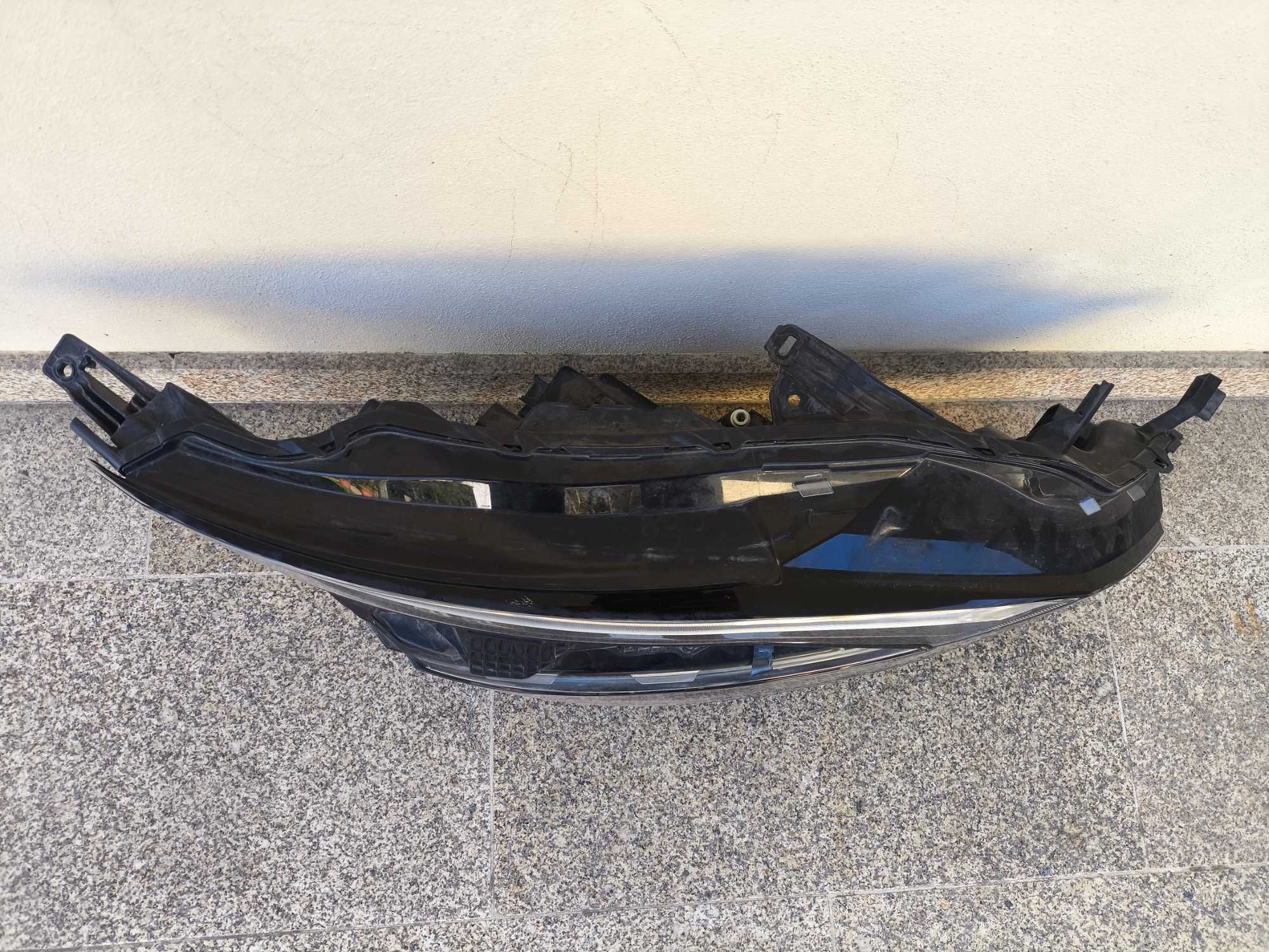 Farol Nissan Qashqai direito full led