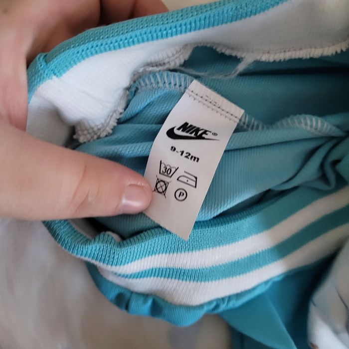 Dresik nike niebiesko bialy 74 dla chlopca