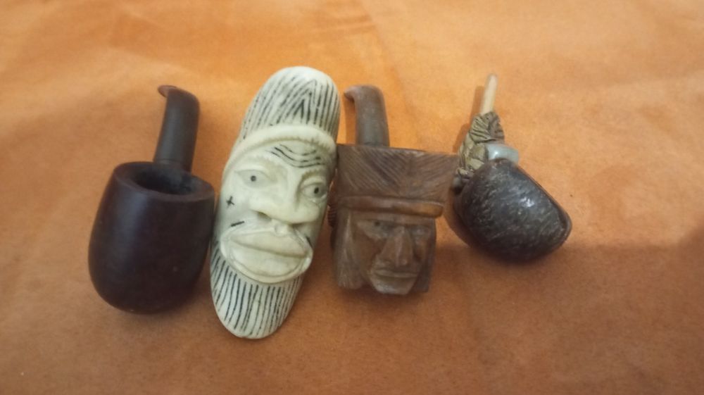 Coleção quatro cachimbos antigos trabalhados material nobre