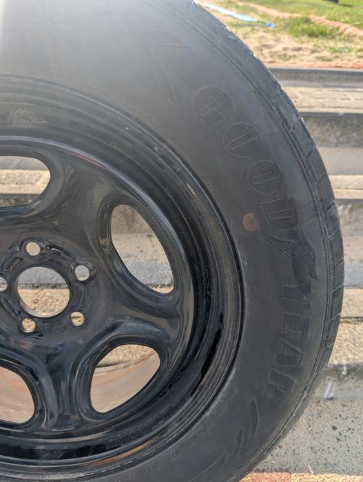 Koła 5x114,3 opona Goodyear 255/60/18 bieżnik 5mm