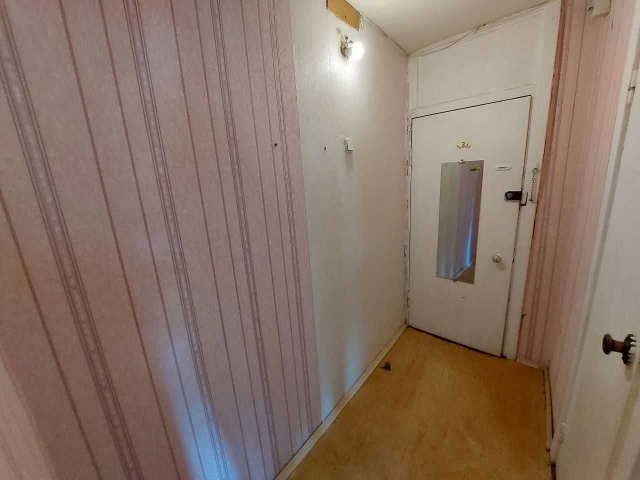 Продам 1 комнатную квартиру проспект Б.Хмельницкого ( начало)