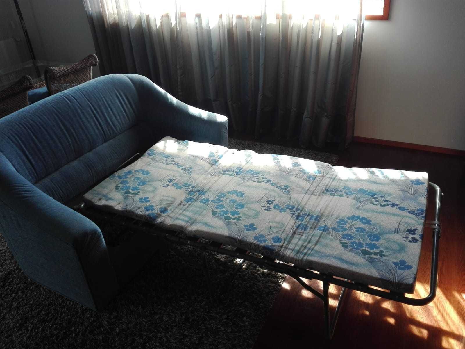 Sofá cama em tecido