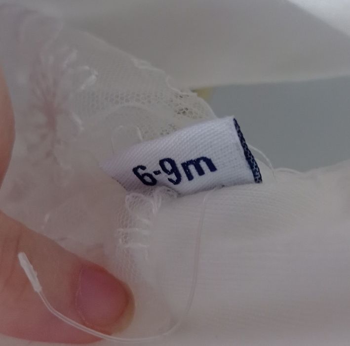 Biala sukienka rozmiar 6-9m idealna na chrzest, marka Annora baby