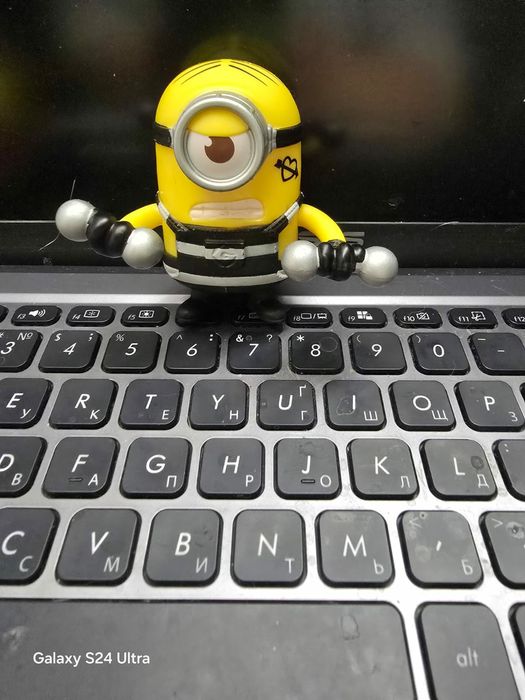 Продам іграшки з макдональдс  смурфік