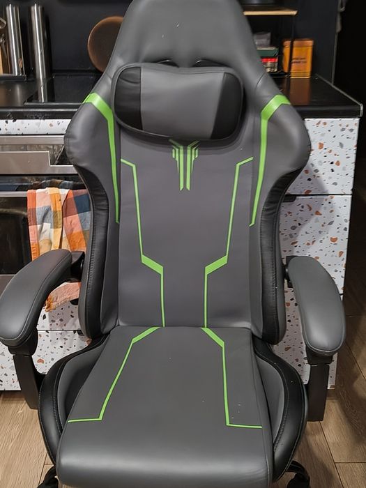 Fotel gamingowy szary