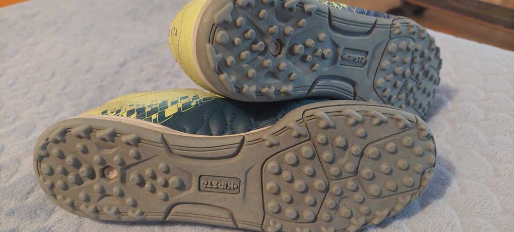 Chuteiras Kipsta Agility 500