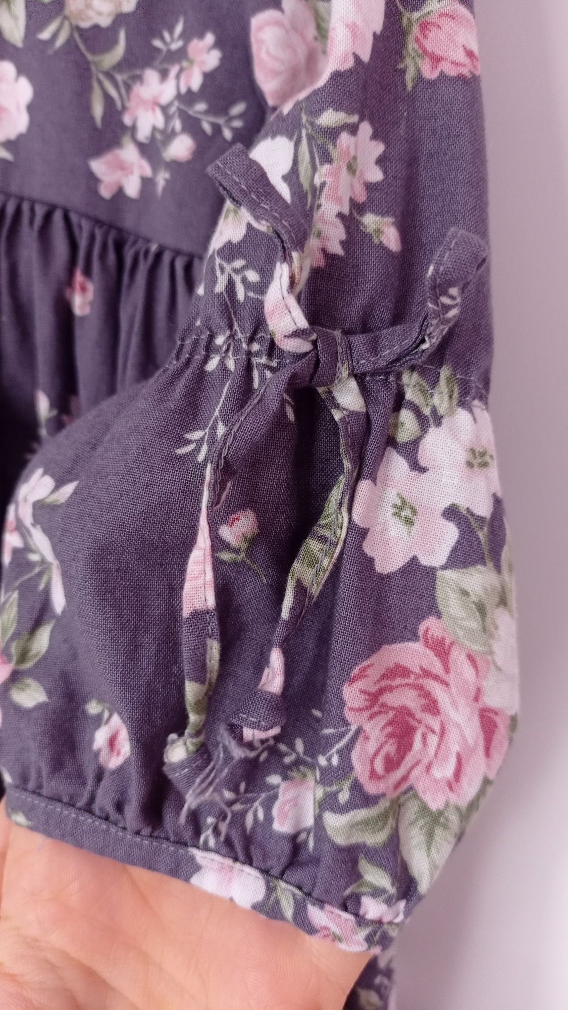 Fioletowa sukienka w kwiaty ByKrawcowa 98