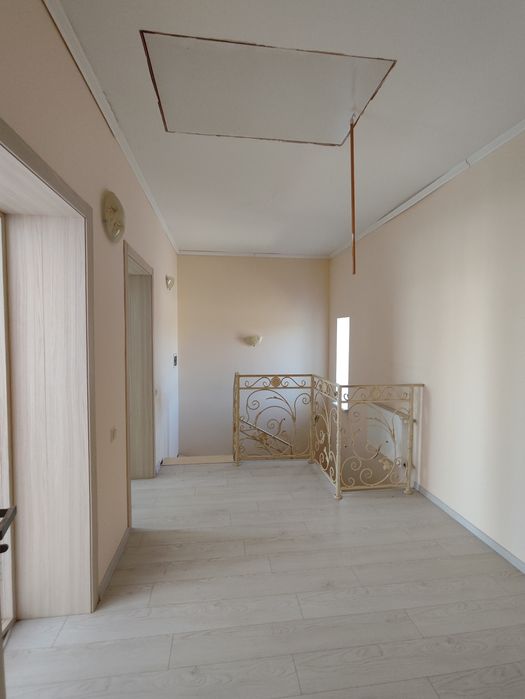 Новый дом рядом с каналом. Торг уместен