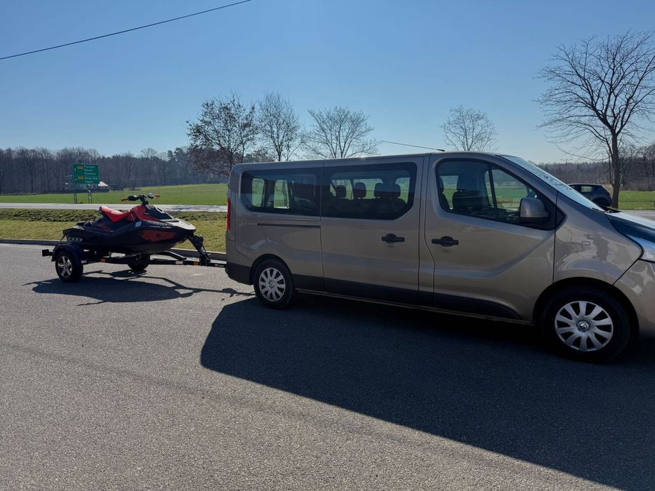 Wypożyczalnia busów osobowych, wynajem busa 9 osobowego.