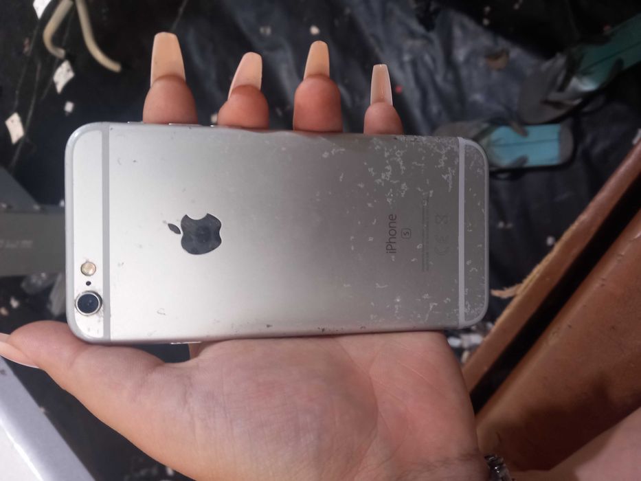 IPhone 6s. Usado