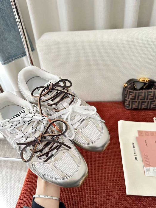 NewBalance_x _MIUMIU_Srebrny R.37