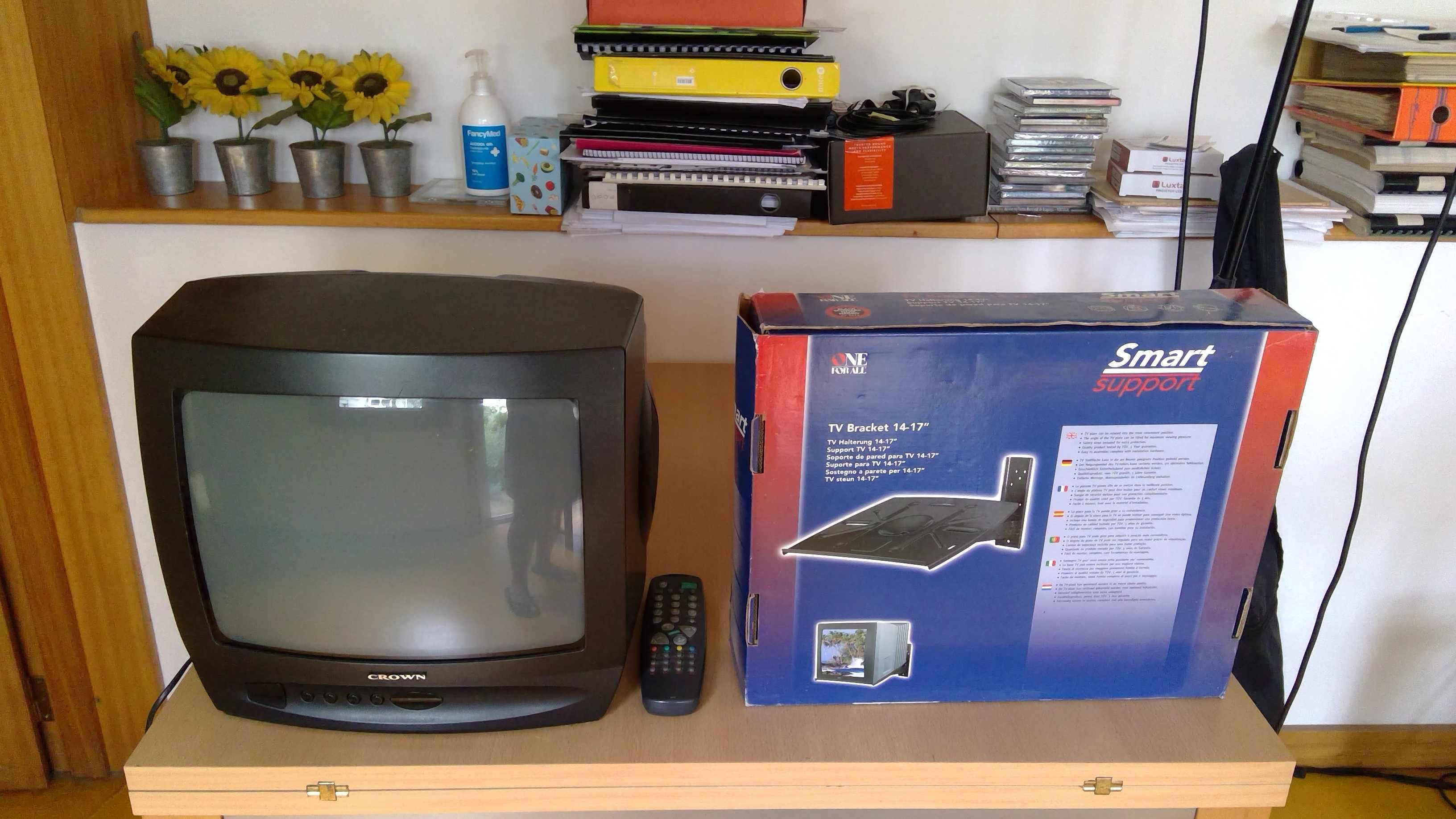 Televisor Crown com comando