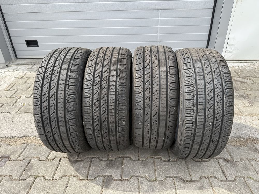 Opony zimowe Tracmax Ice-Plus S210 - 245/40/19