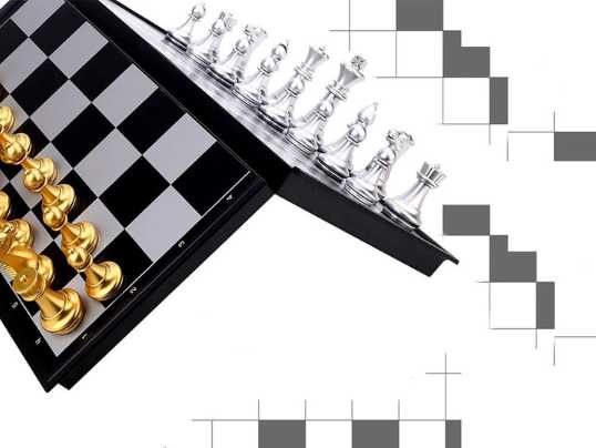 Шахматы магнитные с золотыми и серебряными фигурами 36х36см