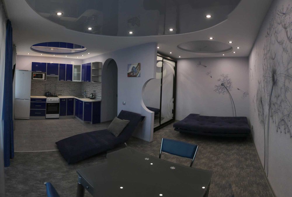 Сдам СВОЮ 1 комн. кв. прямо возле ст.метро 23 августа .