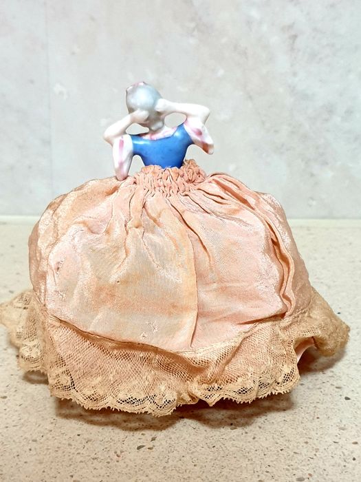 Lindissima antiga boneca em porcelana europeia Half Doll