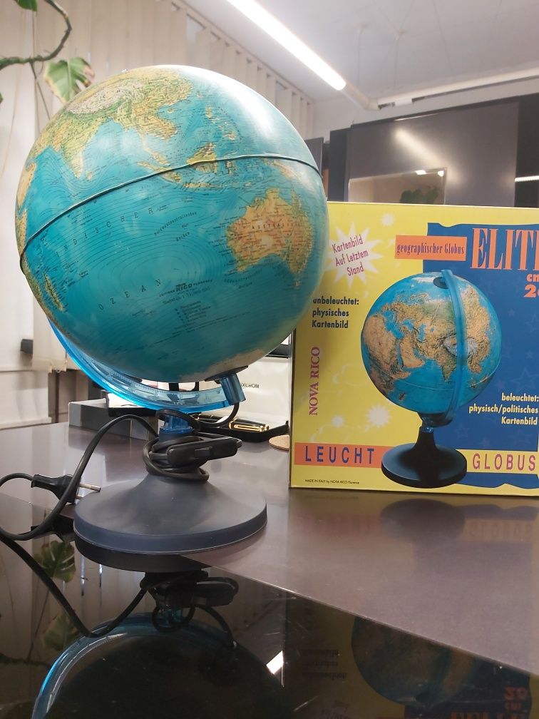 Globus podświetlany w j. Rosyjskim