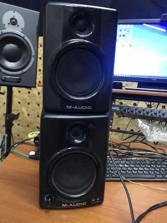 Продам мониторы m-audio av-40