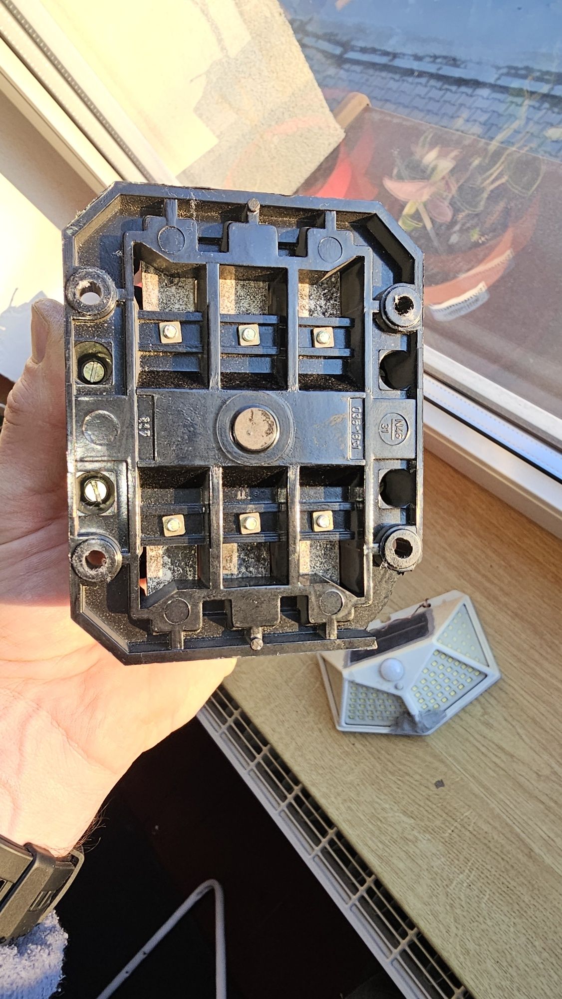 Stycznik ID3 cewka 220v sprawny