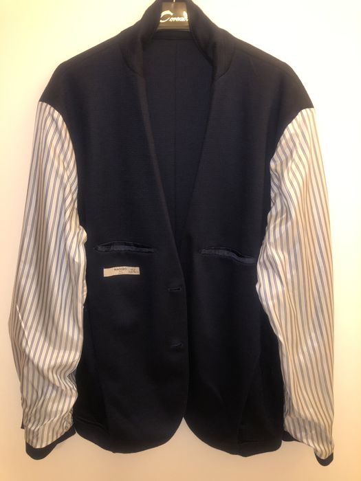 Casaco Mango, em ótimo estado, tecido azul escuro, tamanho L