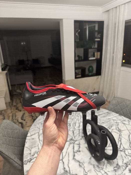 Botas de Futebol com Língua Dobrada BWR Predator Pro – Piso firme