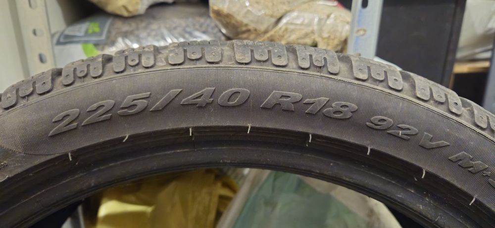 Opony zimowe Pirelli Sottozero 2 225/40/18