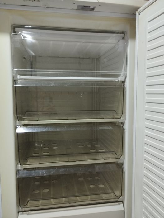 Продам морозильну камеру