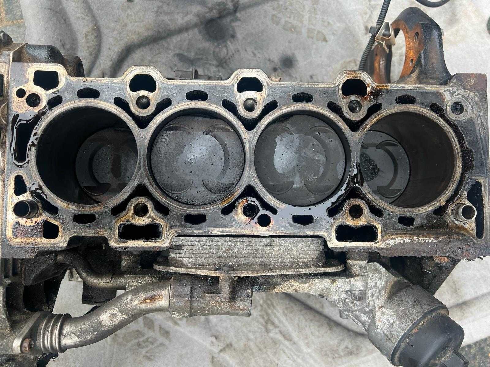 Blok silnika wał Opel Astra Mokka 1.6 benzyna uszkodzony