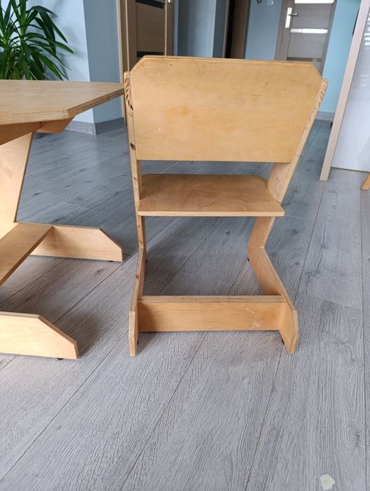 Drewniany Stolik i krzesełko montessori dla dzieci