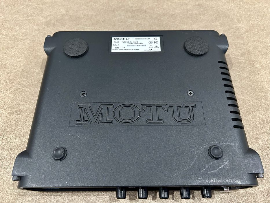MOTU Ultralite AVB Аудіо інтерфейс карта