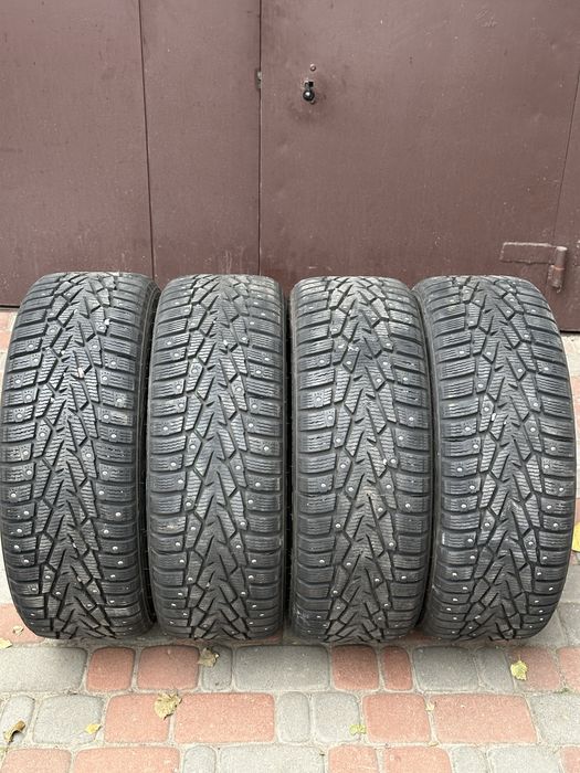 215-55-17 Nokian Hakkapeliitta 7 зима шип шипована