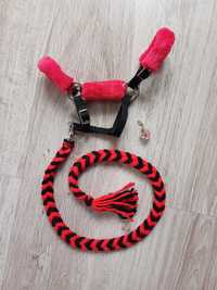 Czerwono- czarny zestaw akcesoriów kantar + uwiąz dla Hobby Horse a4