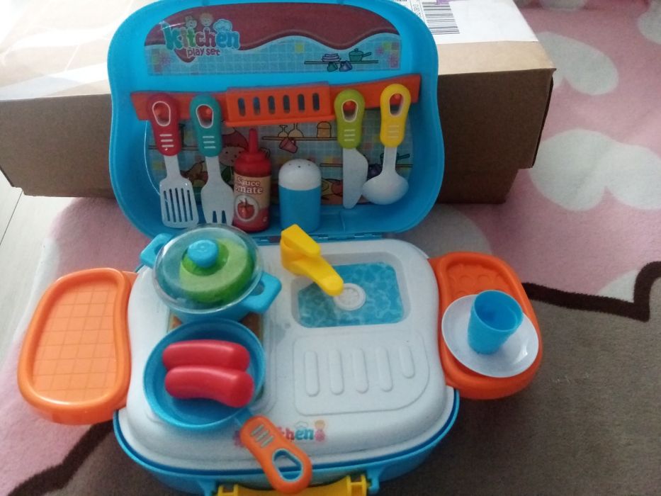 Дитяча кухня майже нова