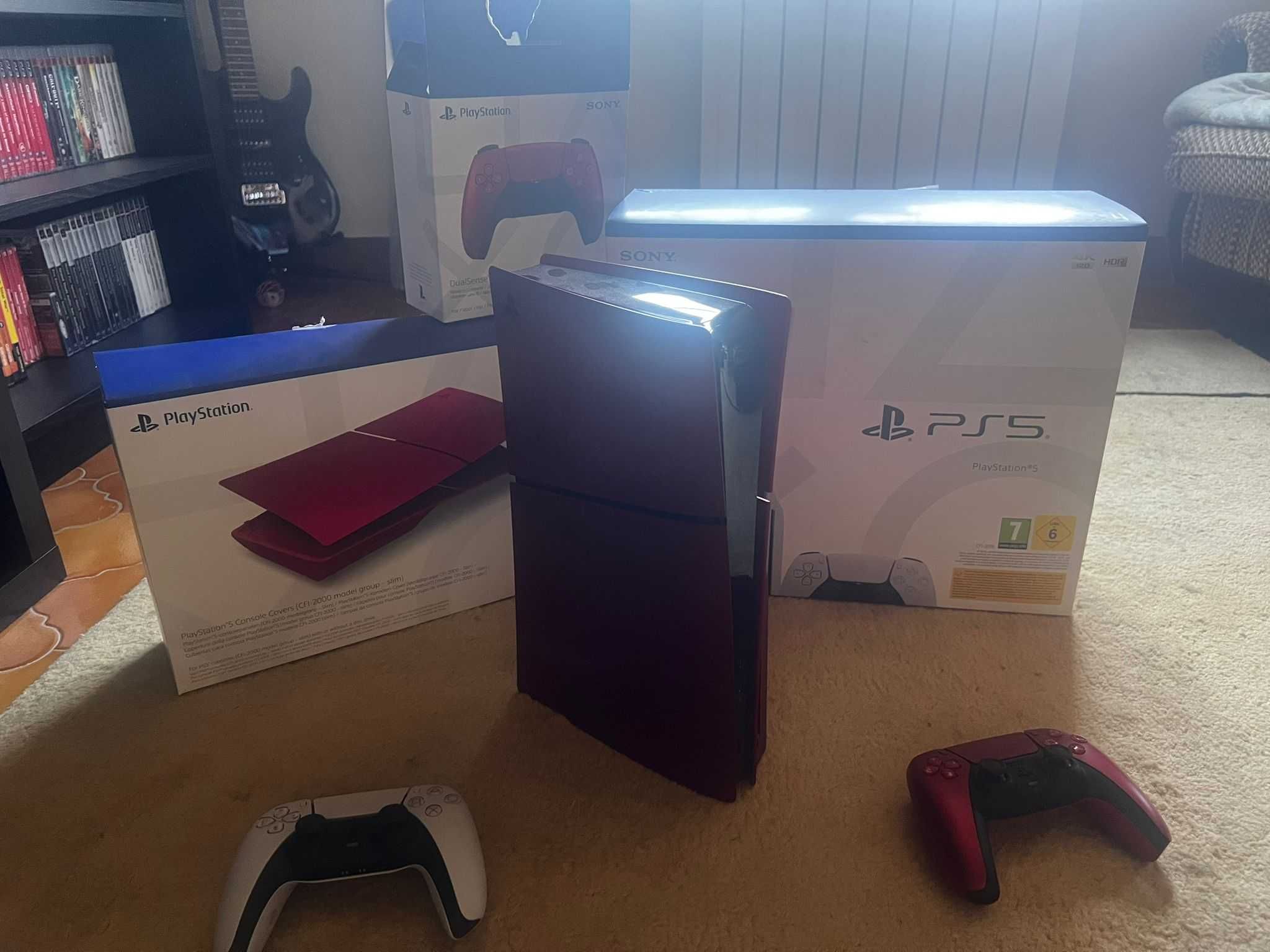 PS5 Slim 1Tb + Comandos Branco e Volcanic Red + Placas Volcanic Red