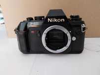 Nikon F301 - Funciona mas falta tampa das pilhas