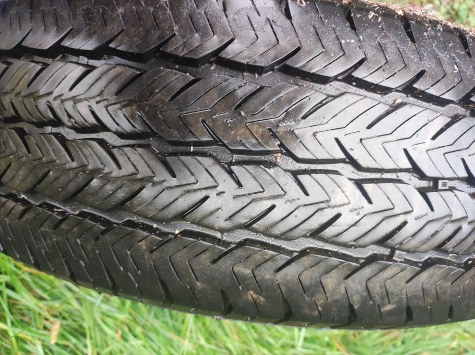 Opona All Season 235/65 R16C ładna 2023 roku