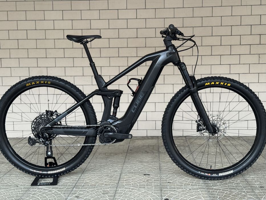 BICICLETA ELETRICA CUBE STEREO HYBRID 140 HPC RACE