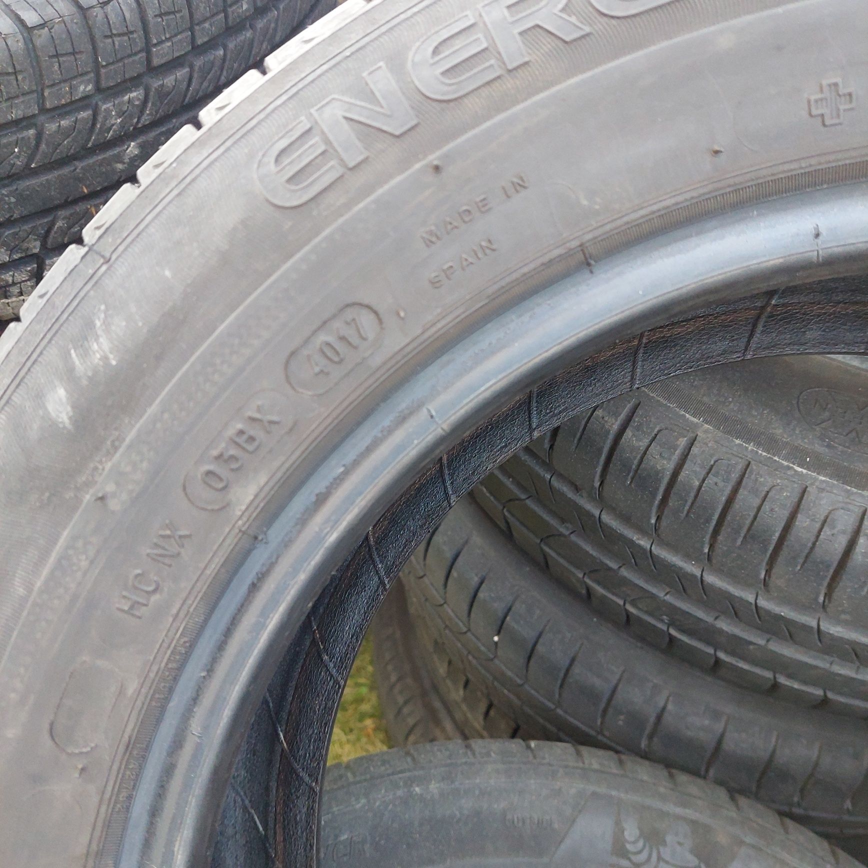 Продаються шини привезенні із німеччини  185/65R 15