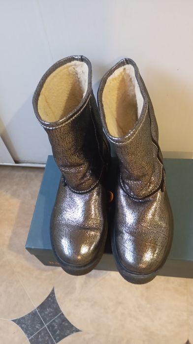 Ботинки зимние , угги