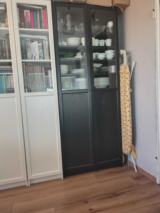 Regały biały i czarny IKEA